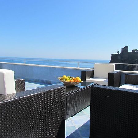 La Terrazza Sul Mare Bed & Breakfast Aci Castello Exterior foto