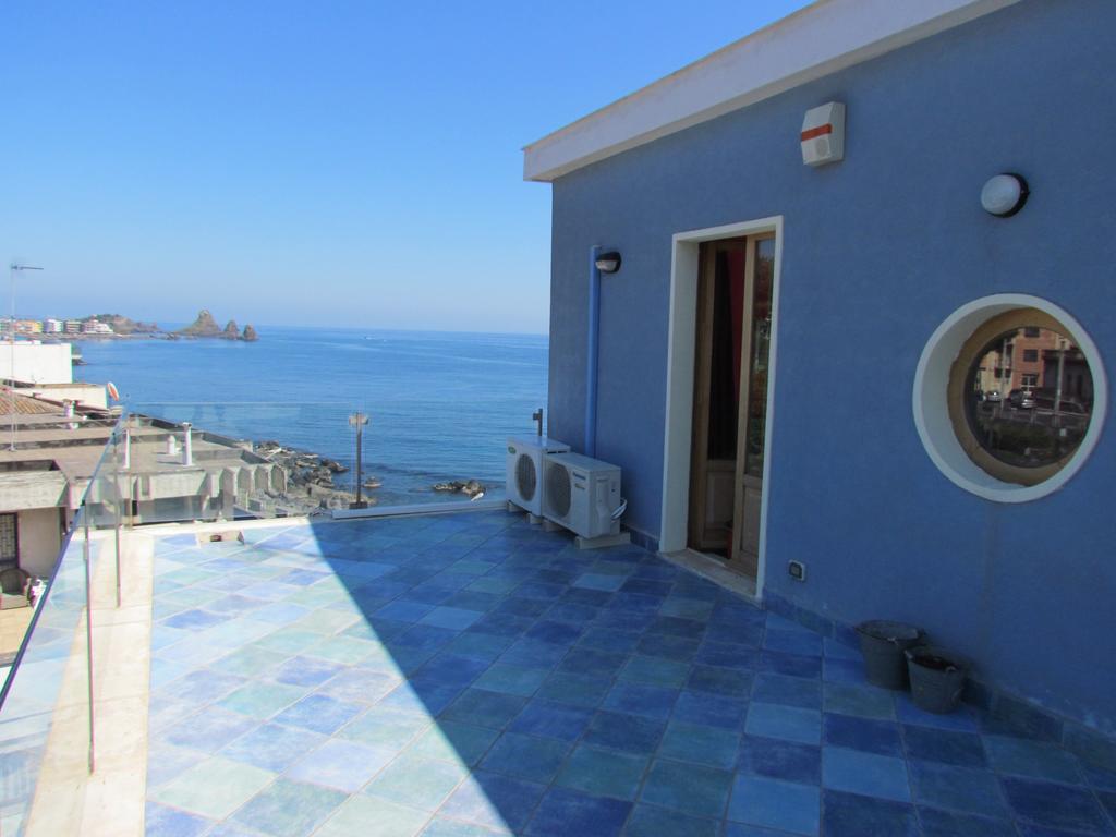 La Terrazza Sul Mare Bed & Breakfast Aci Castello Exterior foto