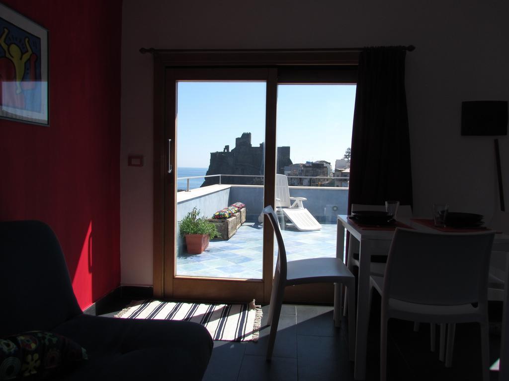 La Terrazza Sul Mare Bed & Breakfast Aci Castello Exterior foto