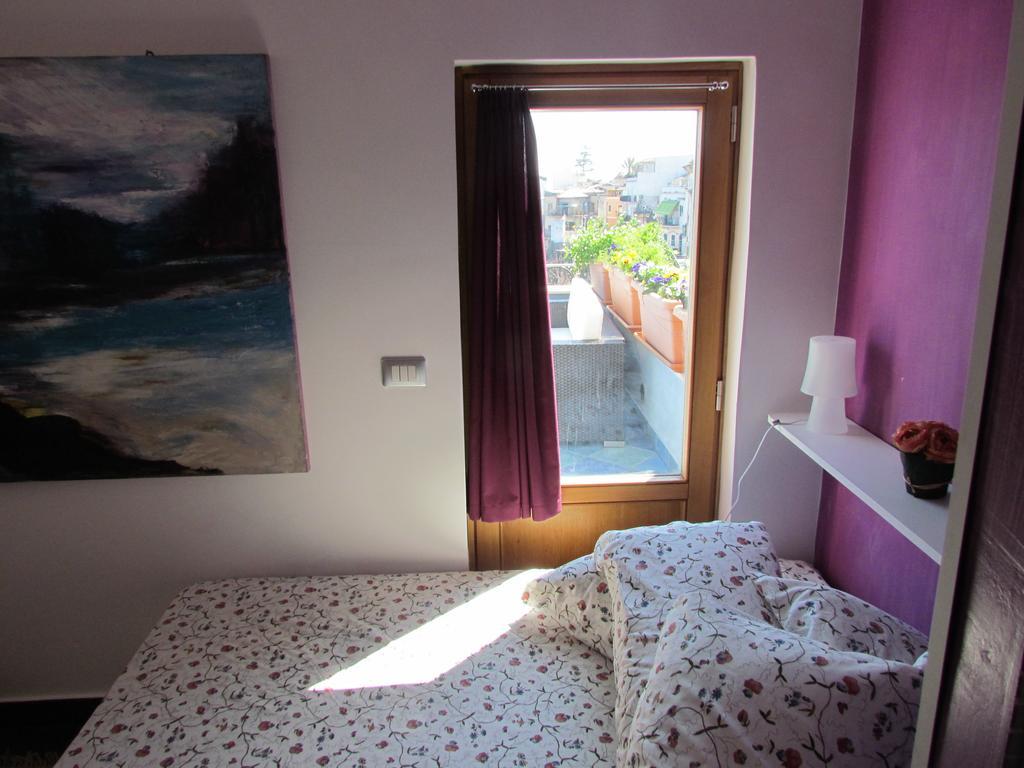 La Terrazza Sul Mare Bed & Breakfast Aci Castello Exterior foto